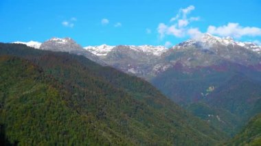 Dağlar, manzara, gökyüzü, bulutlar, doğa, ham doğa, video panorama.