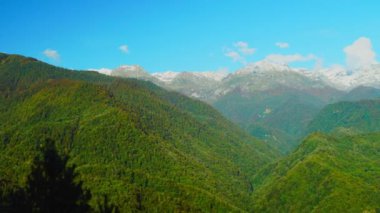 Dağlar, manzara, gökyüzü, bulutlar, doğa, ham doğa, video panorama.