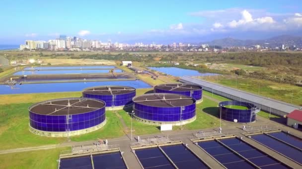 近代的な産業下水処理場の空中ビュー — ストック動画