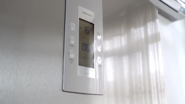 Οθόνη ψυγείου με προκαθορισμένη θερμοκρασία για ψυγείο και καταψύκτη. — Αρχείο Βίντεο