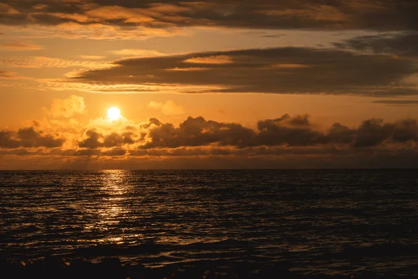 Beautiful Magical Enchanting Sunset Orange Tones Curly Clouds Sea Amazing — Stock Photo, Image