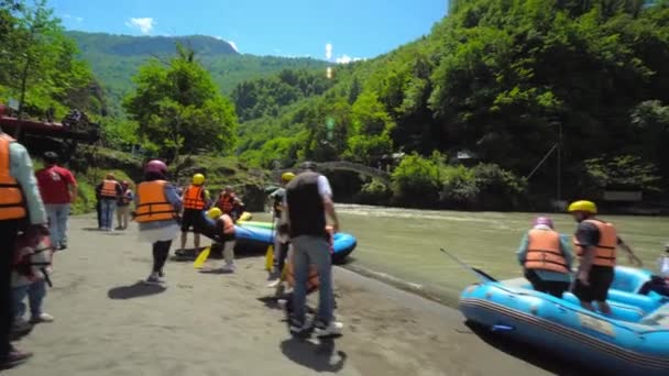 Batumi Georgia May 2022 Group Tourists Gathered Banks Cherokhi River — ストック動画