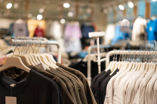 Sudaderas Perchas Tienda Del Centro Comercial — Foto de Stock