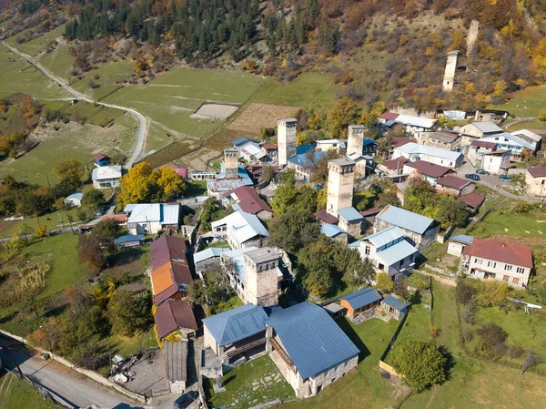 Letecký Pohled Nebo Bezpilotního Letounu Podzim Vesnice Mestia Typickými Věžovými — Stock fotografie