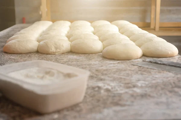 Table Lot Prepared Dough Baking Buns Other Bakery Products Container — Foto Stock