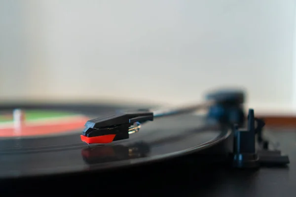 Close Gramophone Head While Playing Vinyl Disc Retro Gramophone — Stockfoto