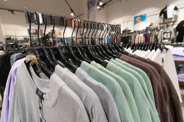 Sweatshirts Hangers Mall Store — Foto de Stock
