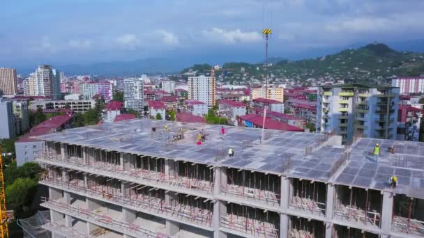 Large Construction Site Residential Building Workers Modern Monolithic Construction Many — Vídeo de Stock