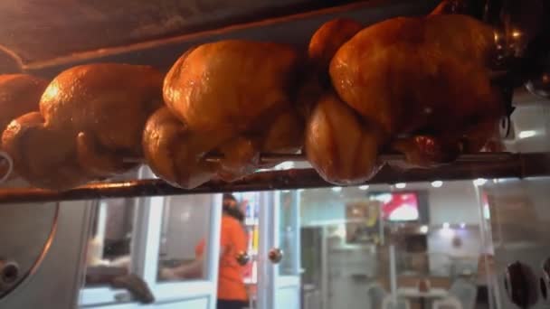 Stall Spanish Weekly Market Chicken Prepared Crispy Fried Spin Several — Vídeo de Stock