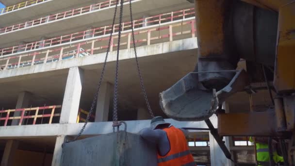Mixer Truck Transport Cement Casting Place Building Site Selective Focus — ストック動画