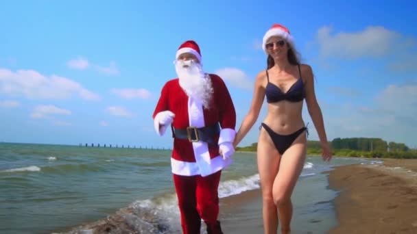 Christmas Holidays Santa Claus Sexy Woman Girl Walking Sea Ocean — Stock video