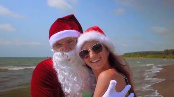 Christmas Holiday Santa Claus Suit Hugs Sexy Girl Hat Bikini — Wideo stockowe