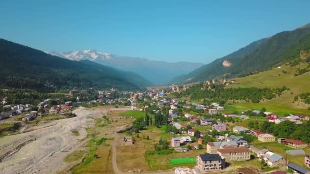 Hermosa Vista Del Pueblo Mestia Soleado Día Otoño Brillante Svaneti — Vídeos de Stock