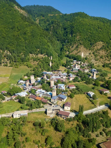 Dron Pohled Svan Towers Mestii Slunečného Dne Svaneti Region Gruzie — Stock fotografie