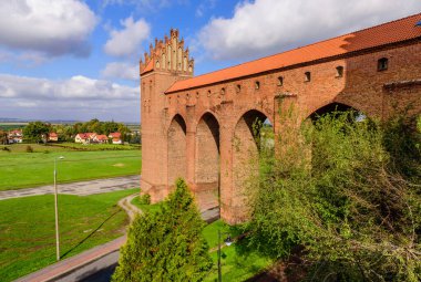 Polonya 'yı gezmek. Kwidzyn Şatosu - Ortaçağ kalesi, mimari anıt, Kwidzyn Kasabasında popüler turizm merkezi
