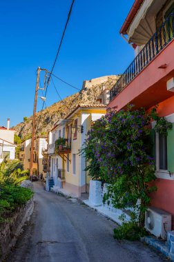 Nafplion 'un güzel dekore edilmiş sokaklarında geleneksel mimari binalar var. Nafplio şüphesiz Argolis, Moreloponnese, Yunanistan 'daki en huzurlu yerlerden biridir.