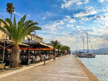 Argolis, Moreloponnese, Yunanistan 'daki Nauplion şehrinden güzel deniz manzarası