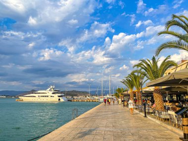 Argolis, Moreloponnese, Yunanistan 'daki Nauplion şehrinden güzel deniz manzarası