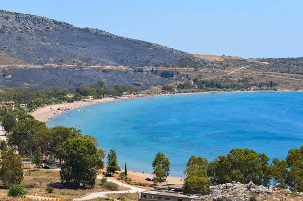 Yunanistan 'ın Nafplio kenti yakınlarındaki Paralia Karathonas Plajı