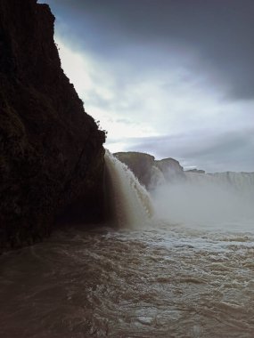 İzlanda, Skjalfandafljot nehrinde Godafoss şelalesi