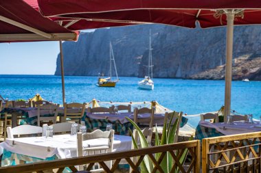 Gerolimenas kıyı köyünden ve eski limandan güzel bir manzara. Mani yarımadasında, Laconia 'da, Yunanistan' da, Avrupa 'da küçük pitoresk bir balıkçı köyüdür.