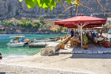 Gerolimenas kıyı köyünden ve eski limandan güzel bir manzara. Mani yarımadasında, Laconia 'da, Yunanistan' da, Avrupa 'da küçük pitoresk bir balıkçı köyüdür.
