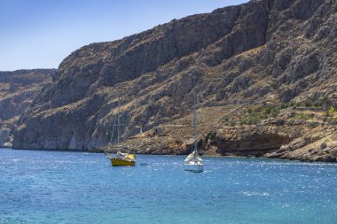 Gerolimenas kıyı köyünden ve eski limandan güzel bir manzara. Mani yarımadasında, Laconia 'da, Yunanistan' da, Avrupa 'da küçük pitoresk bir balıkçı köyüdür.