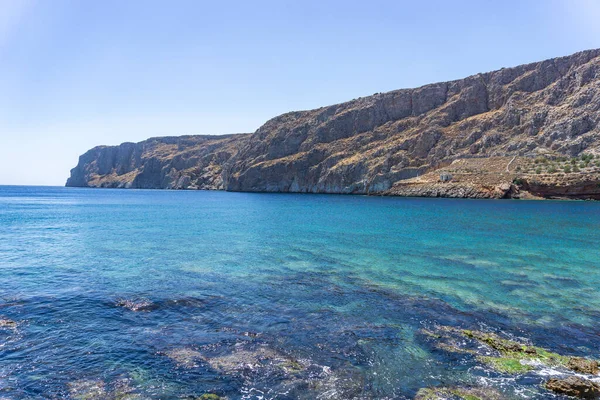 Gerolimenas kıyı köyünden ve eski limandan güzel bir manzara. Mani yarımadasında, Laconia 'da, Yunanistan' da, Avrupa 'da küçük pitoresk bir balıkçı köyüdür.