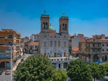 St. Mary Metropolitan Kilisesi üzerindeki hava manzarası. Arcadia, Yunanistan ve Avrupa 'daki Trablus kentinin merkez meydanı