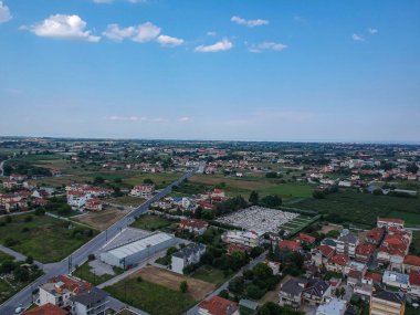 Yunanistan 'ın Pieria kentindeki Katerini kentinin üzerinde havadan panoramik manzara