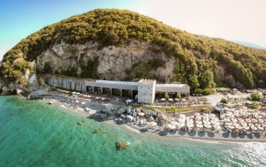 Yunanistan 'ın Pieria kentindeki ünlü Panteleimonas plajının üzerindeki hava manzarası