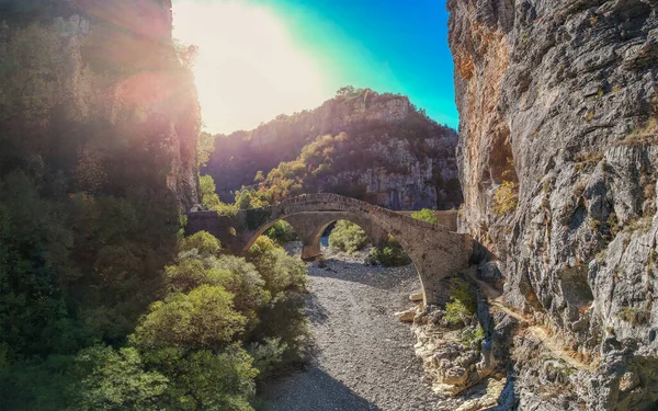 Hermoso Puente Piedra Antiguo Conocido Como Puente Kokkoris Noutsios Cerca — Foto de Stock