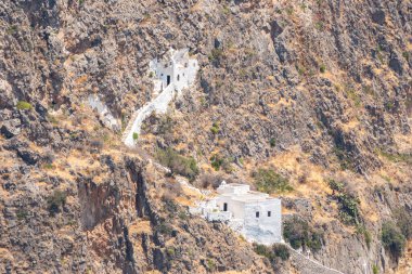 Kapsali, Kythira Adası, Yunanistan 'daki uçurumda Aziz John manastırı.