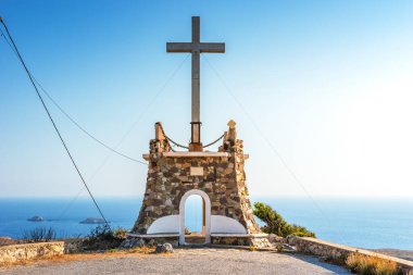 Panagia Myrtidiotissa manastırı ve Kythira 'nın ruhani merkezi. Tapınak, Kythira 'nın hamisi olarak kabul edilen Bakire Myrtidiotissa' ya adanmıştır..