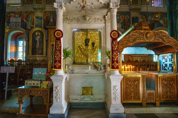 Panagia Myrtidiotissa修道院和Kythira精神中心的景观 这座庙宇是献给圣母玛利亚的 被认为是凯萨娜的护佑者 — 图库照片