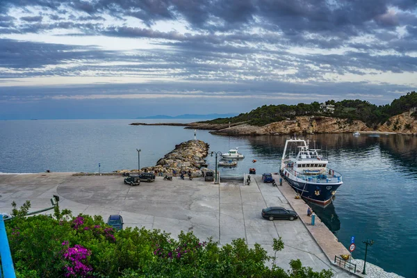 Alonissos Adasındaki Güzel Sahil Kasabası Patitiri Yunanistan Avrupa — Stok fotoğraf