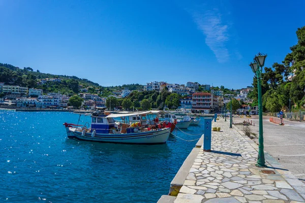 Hagyományos Halászhajók Festői Patitiri Kikötőben Alonnisos Szigetén Sporades Görögország Földközi — Stock Fotó