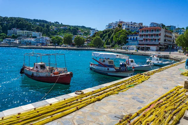 Hagyományos Halászhajók Festői Patitiri Kikötőben Alonnisos Szigetén Sporades Görögország Földközi — Stock Fotó