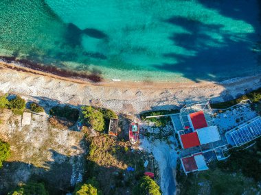Alonnisos Adası, Yunanistan ve Avrupa 'daki Chrysi Milia plajının panoramik manzarası