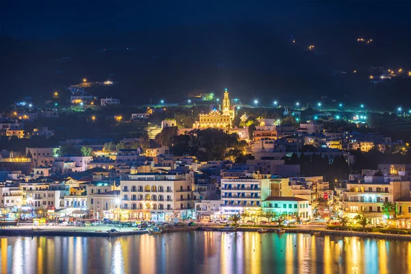 Vista Notturna Sulla Città Tinos Centrato Famosa Chiesa Panagìa Vergine — Foto Stock