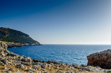 Messenia, Moreloponnese, Yunanistan ve Avrupa 'daki Romanos bölgesi yakınlarındaki Voidokoilia plajından güzel bir yaz manzarası