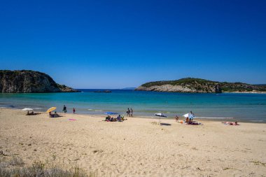 Messenia, Moreloponnese, Yunanistan ve Avrupa 'daki Romanos bölgesi yakınlarındaki Voidokoilia plajından güzel bir yaz manzarası