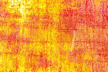 Çatlakları ve çizikleri olan metal bir duvarın dokusu arka plan olarak kullanılabilir.