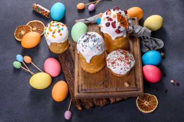 Mutlu Paskalya bayramları, masa yemeği, açık hava manzarası fotokopi, arka plan, köy yemekleri.