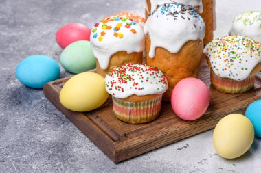Mutlu Paskalya bayramları, masa yemeği, açık hava manzarası fotokopi, arka plan, köy yemekleri.
