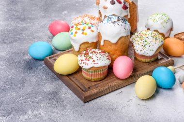 Mutlu Paskalya bayramları, masa yemeği, açık hava manzarası fotokopi, arka plan, köy yemekleri.