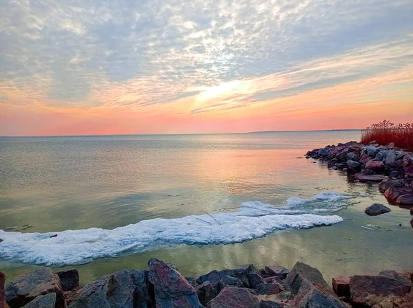 Zonsondergang Hemel Boven Zee Avond Met Kleurrijke Wolken Oranje Zonlicht — Stockfoto