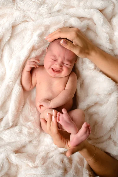Detailní Záběr Krásná Spící Holčička Novorozená Holčička Spí Dece Portrét — Stock fotografie