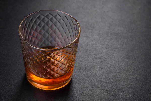 Verre Whisky Sur Une Table Pierre Noire Vue Supérieure Avec — Photo