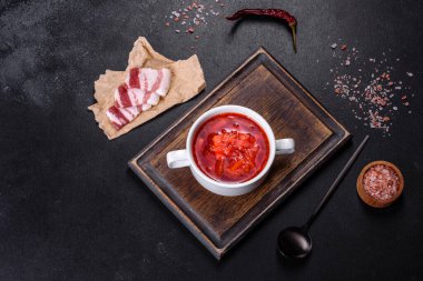 Slav çorbası, Borsch, sebze ve etli pancar çorbası, Ukrayna çorbası.